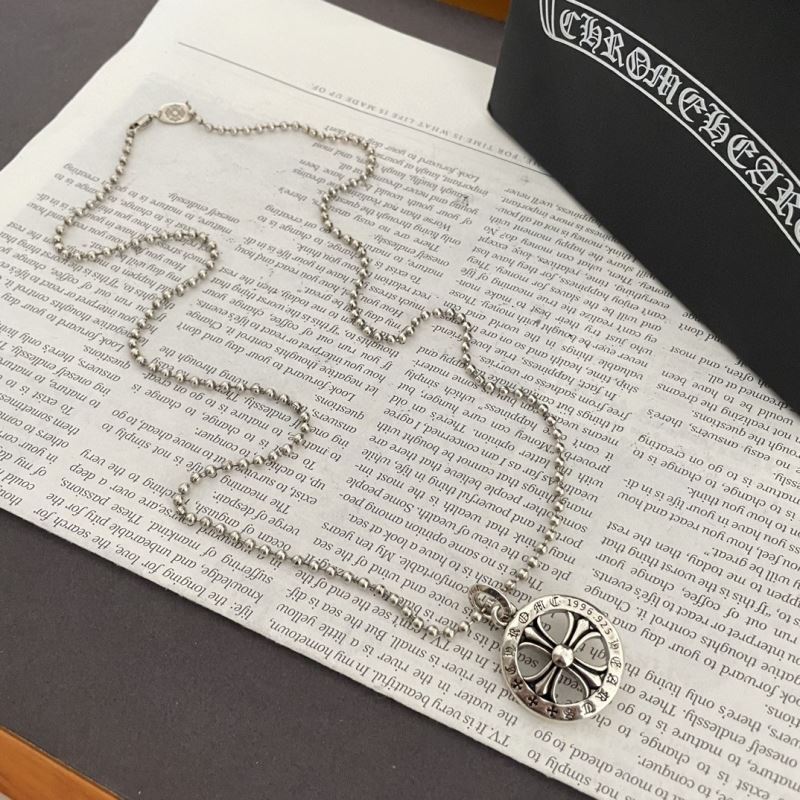 Ch*0me He**ts necklaces